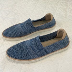 Uggs |  Womens | Sammy Knit Sneakers | Slip on | Size 9.5 | Blue |  S 32